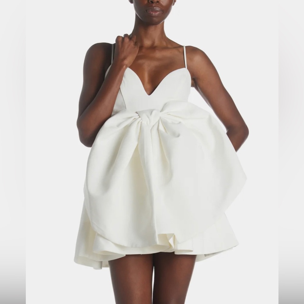 NWT!  Bardot Annabelle Statement Bow Minidress in White